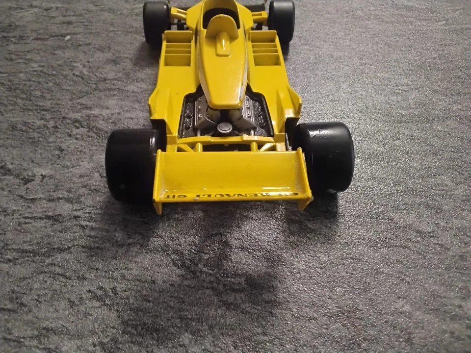 Modello F1 Polistil Renault RE 30 scala 1:23 gialla numero 15 - Immagine 4 di 4
