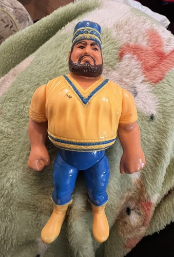 WWF WWE Hasbro Wrestling Figure. Series 1: Akeem...