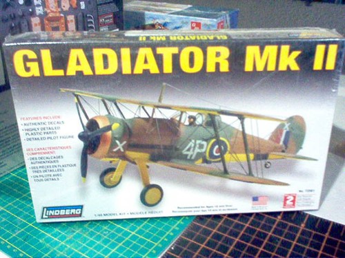 Gloster Gladiator Mk II Flugzeug Modellbausatz Lindberg Maßstab 1:48 - Bild 1 von 2
