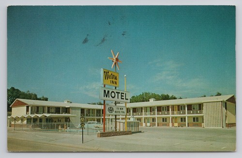 Western Inn Kearney Nebraska c1966 Postcard - 第 1/2 張圖片
