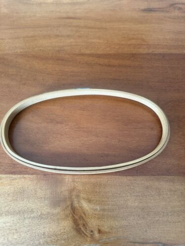 Vintage Gibbs Mfg FELT GRIP 9” Oval Wood Embroidery Hoop Spring Tension USA