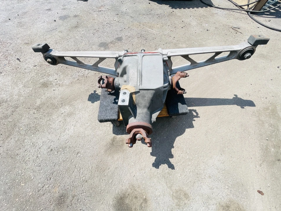 Chevrolet Corvette C4 1984-1996 portador diferencial trasero 14105119 OEM Foto 3 de 4