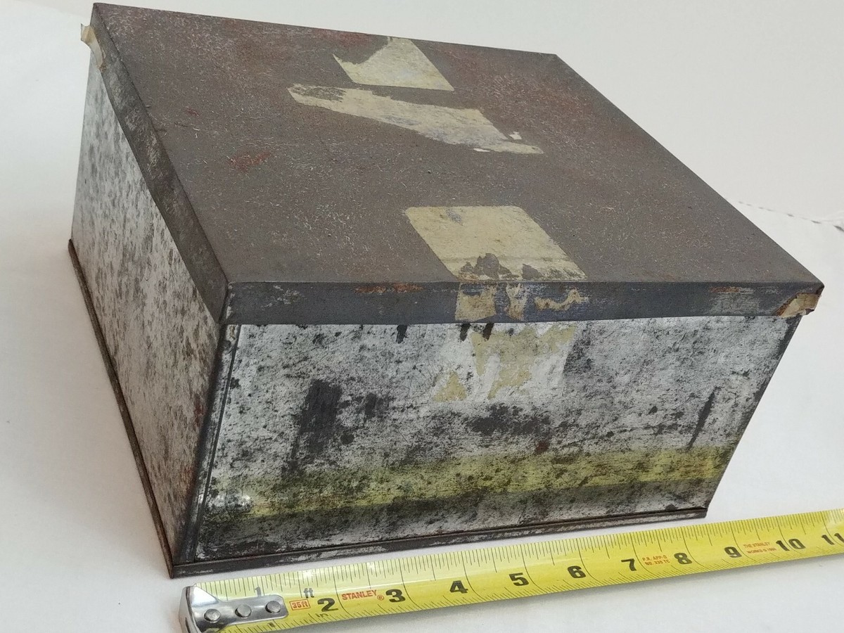 Dutch Vintage Tin 9