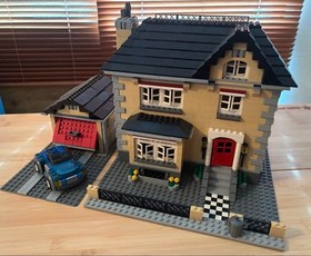 LEGO Creator 3-in-1 Model Town House 4954 In 2007 Used Retired W/Manuals As Is