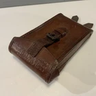VINTAGE BRITISH MILITARY WW2 LEATHER SIGHT CLINOMETER CASE DATED 1942