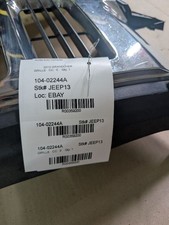 Jeep Grand Cherokee 2011 - 2013 Grille Laredo Vin A 7th Digit Upper Chrome