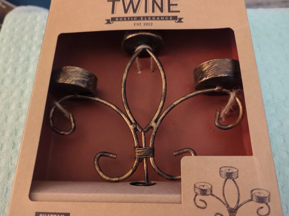 +NUEVO EN CAJA Candelabro Acabado COBRE Cepillado Cubierta de Botella de Vino con 3 Luces de Té+ Foto 2 de 4