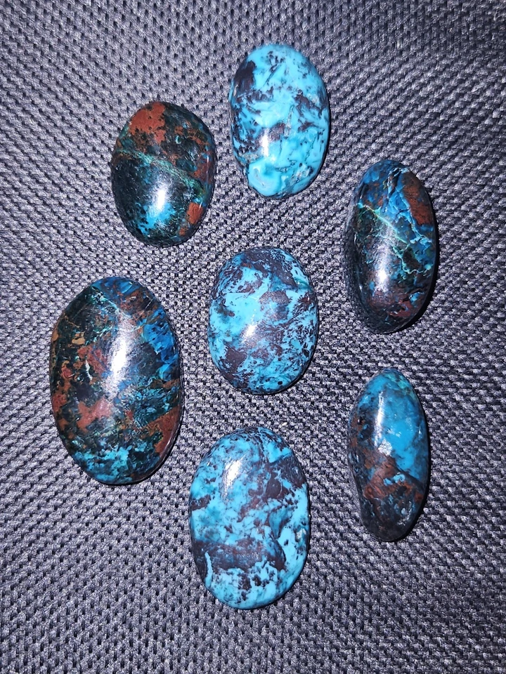Beautiful Bisbee Lavendar Pit Stones - 7 pieces - Backed - 106.90 carats total - Image 2 of 4