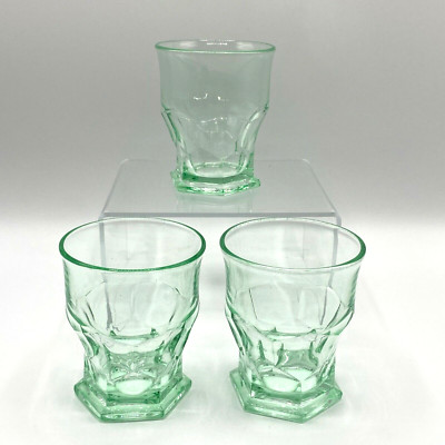Vintage Art Deco Optik grün 3 Stück Vertiefung achteckig dünne Glas Gläser x 3