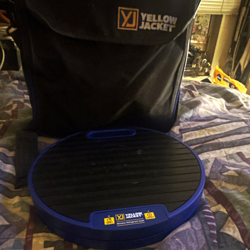 YELLOW JACKET Electronic Refrigerant Scale with Carrying Case