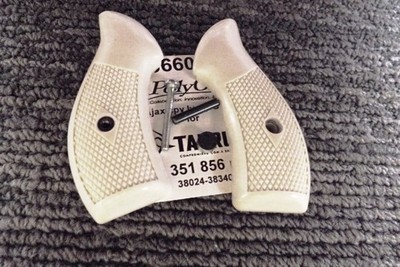 Ajax Magna type Small Ivory Grips, Seal, and Pin for Taurus 85 856 Revolvers