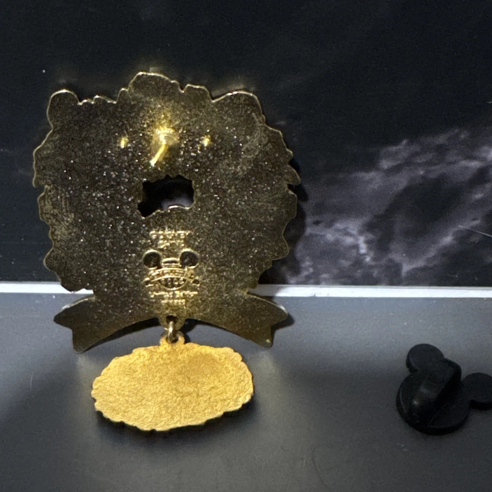 DLR - Corona de vacaciones 2005 - Princesa - Feliz Navidad Disney Pin 42907 Foto 3 de 3