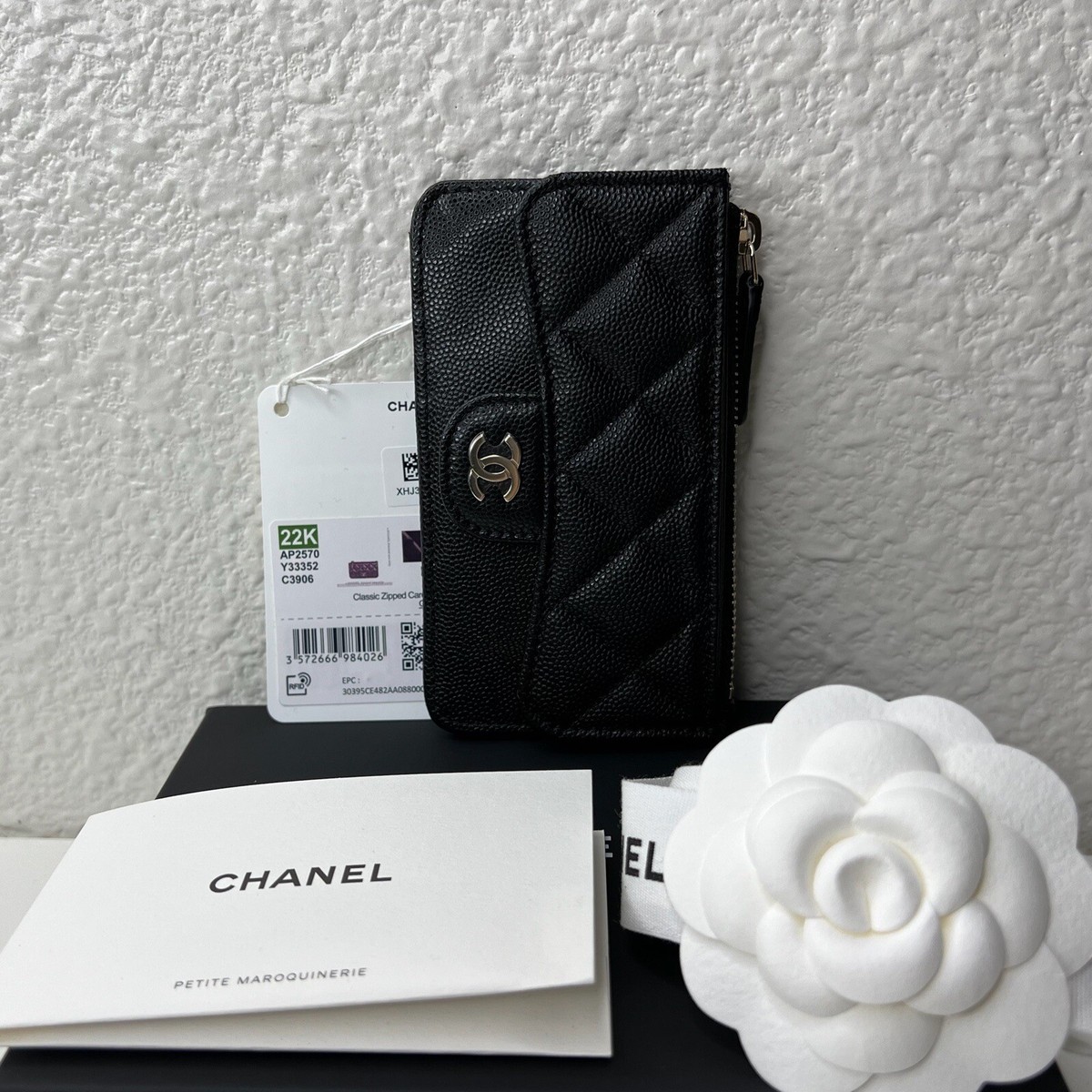 NWT 22K Chanel Classic Zipped Card Holder Wallet Caviar NWT 22K Chanel Classic Zipped Card Holder Wallet Caviar
