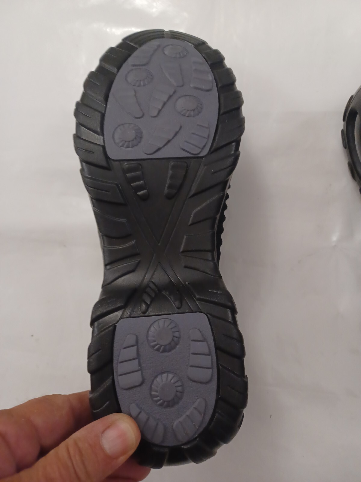 SAOLA Sneaker Hyper Soft. Nero. Morbido comodo. Suola orto. Taglia 8. Calzino scarpa