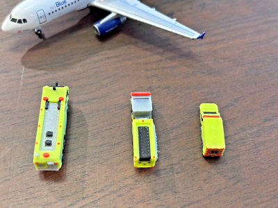 1:400 Model Airport Accessories - 6 Piece Airport Fire Rescue
