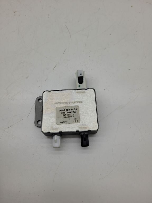 2012 Mercedes C-Class W204 Antenna Signal Booster SVJ5496