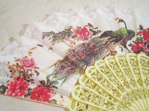 Folding Fabric Peacock Hand Fan with Lace - Vintage - Picture 3 of 8