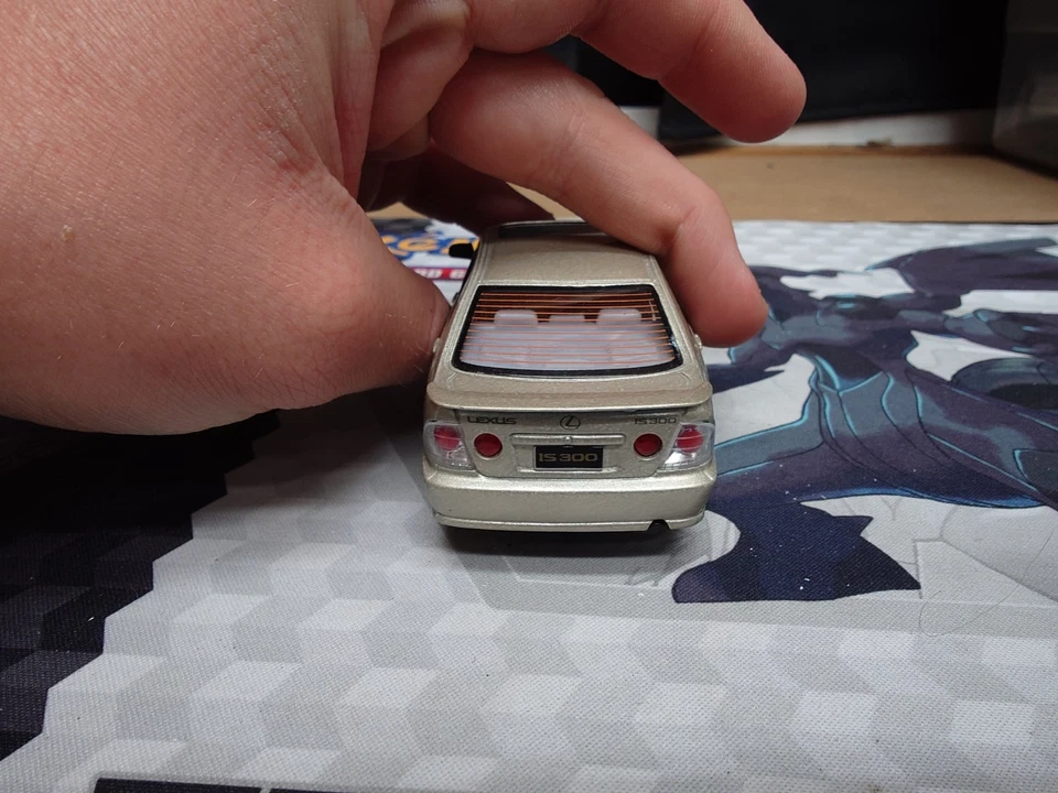 Lexus IS300 - Kinsmart - масштаб 1/36 литой золотой цвет б/у - Изображение 4 из 4