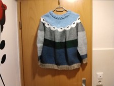 Handgestrickter Pullover mit Schaf Motiv Größe S/M
