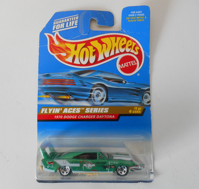 Hot Wheels 1998 Flyin' Aces 1970 Dodge Charger Daytona die cast  car 1:64 scale