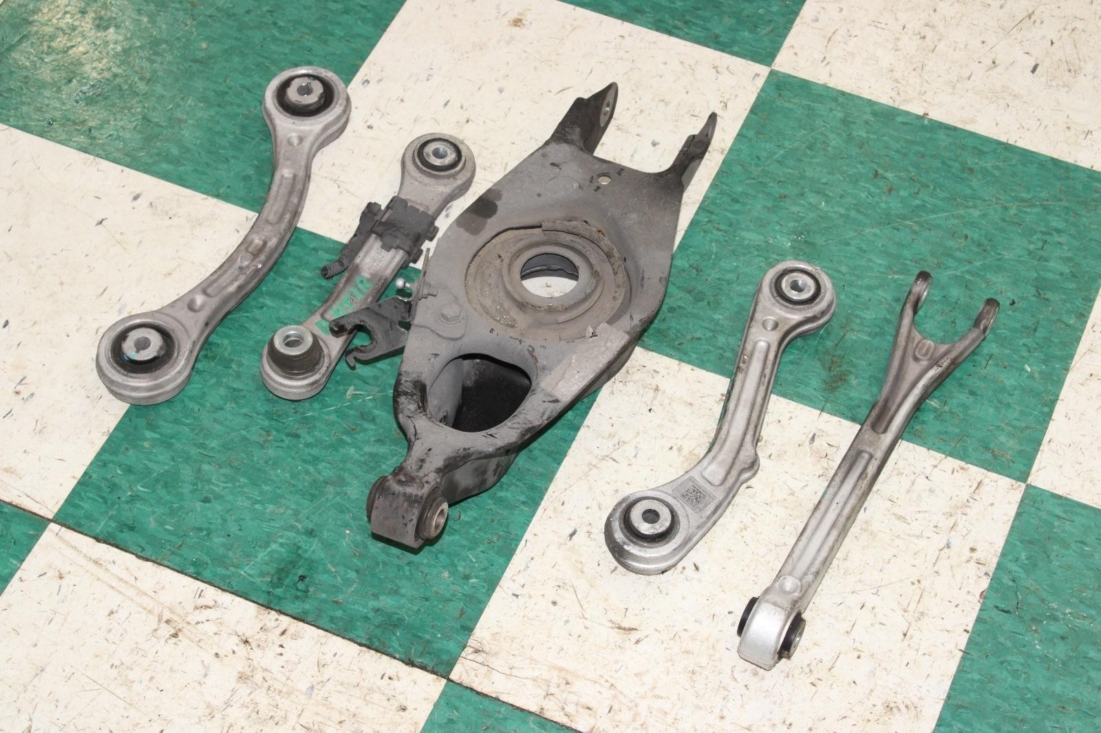 Maserati Ghibli 2014-2021 REAR+RIGHT Control arm