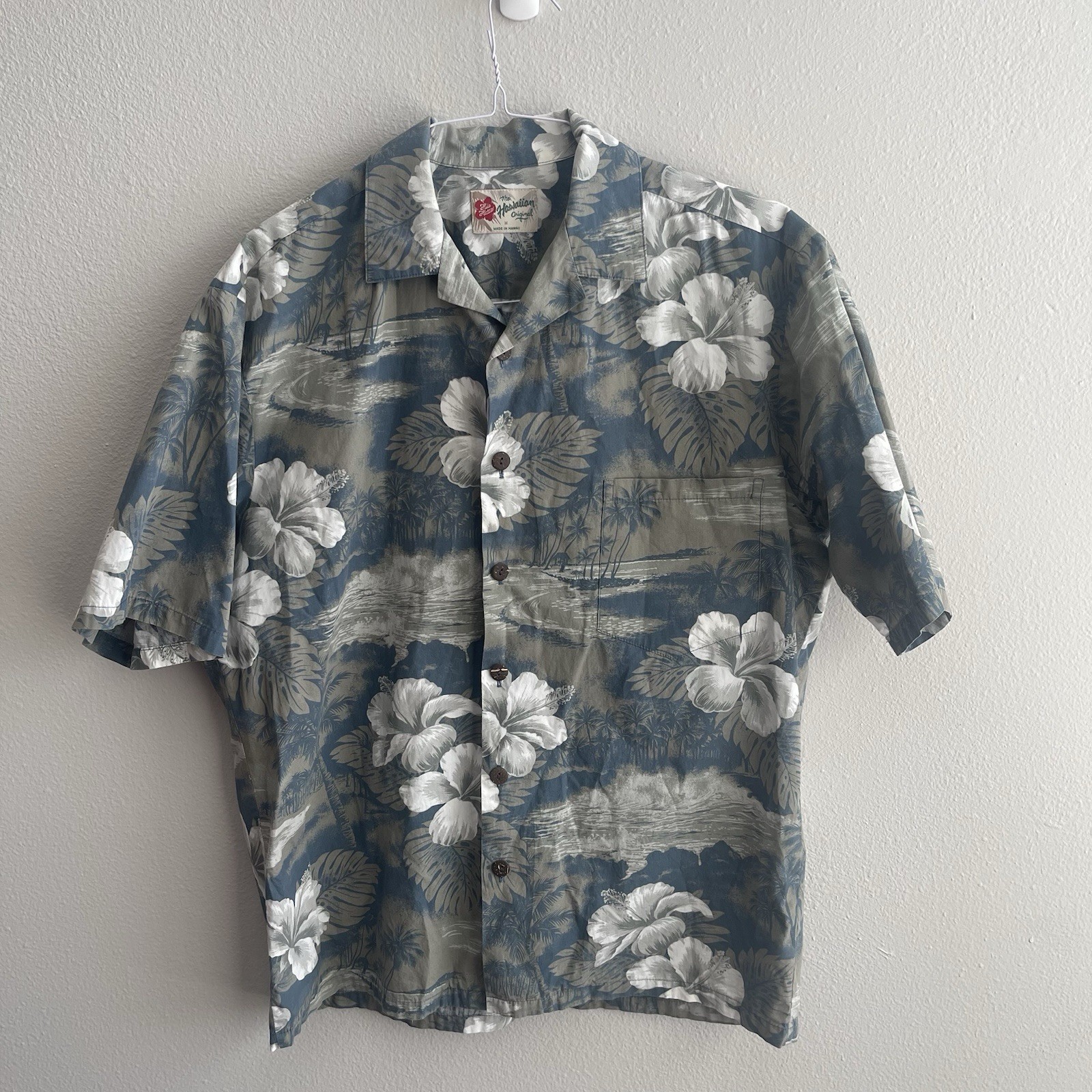 Hilo Hattie Hawaiian Shirt Mens M Made In Hawaii Floral Aloha Button Up