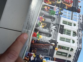 LEGO 10255 Assembly Square Modular CREATOR BRAND NEW SEALED