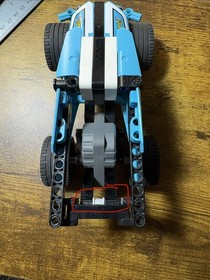 LEGO TECHNIC: Stunt Truck (42059) [One Minor Cosmetic Missing Piece]
