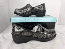 Savvy Brandy Nursing Women s Shoes Size 7 M S...
