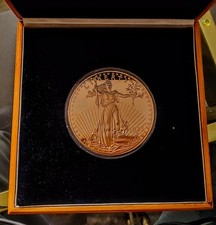 The USA 1933 Gold $20 Double Eagle 88mm Limited Edition Layed in 24 ct Gold