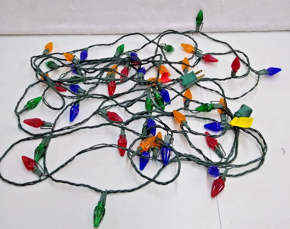 Luces de Navidad vintage con cubiertas acanaladas de colores en forma de cono, 33 pies, 50 luces Foto 2 de 4