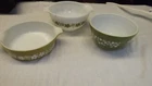 Vintage set of two Pyrex bowls crazy daisy spring blossom green 1 casserole dish