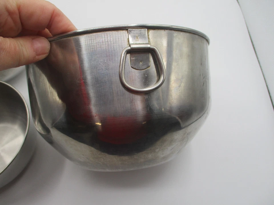 3 FARBERWARE STAINLESS MIXING BOWLS ~ NESTING WITH DOUBLE RING TABS - Image 4 of 4