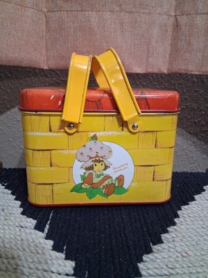 1980 Cheinco Strawberry Shortcake Tin Picnic Basket Lunch Pail Box Lunchbox 