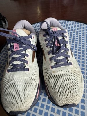 Brooks Women's Ghost 15 Sneakers Size 7