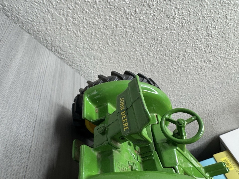 John Deere Diesel Model R Tractor 1949-54 ERTL Case 1/16 1:16 #554 8502 ...