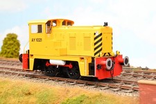 Heljan 7mm O Gauge 2875 Class 02 Industrial all-over yellow with wasp stripes