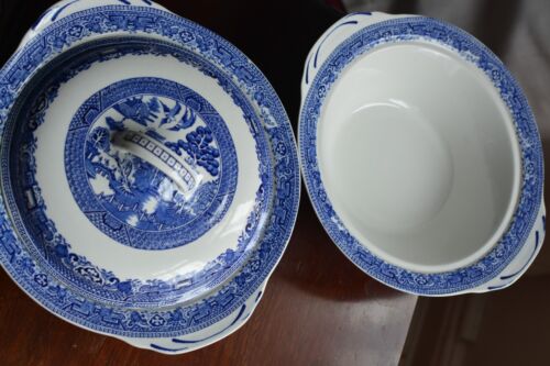 Vintage Woods Ware Willow Pattern Blue & White Tureens Lidded Serving Dishe - Picture 1 of 9