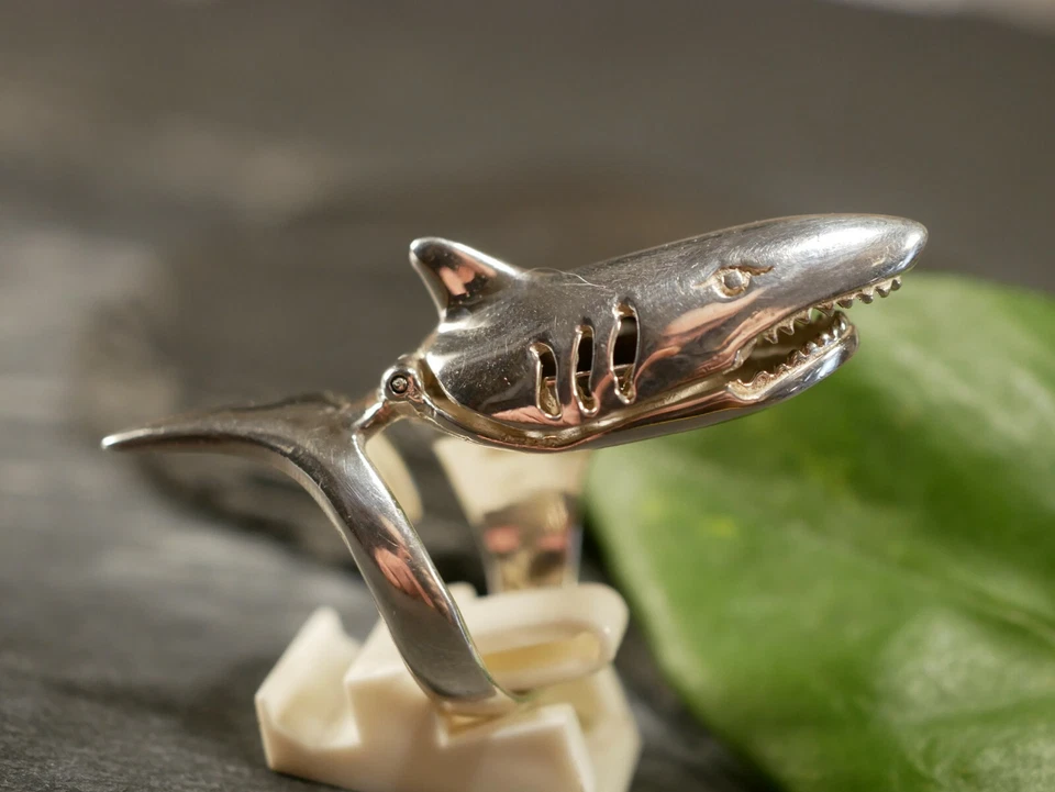 Toller 925 Ring Hai Meer Fisch Kopf Schwer Zähne Giftring Geheimfach Aufklappbar - Bild 2 von 4