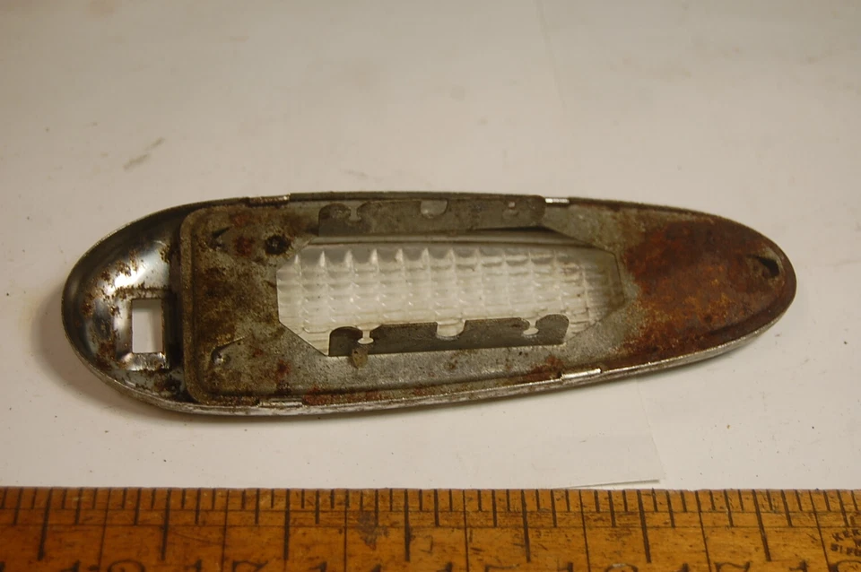 54 STUDEBAKER COMMANDER interior light lens - Image 3 of 3