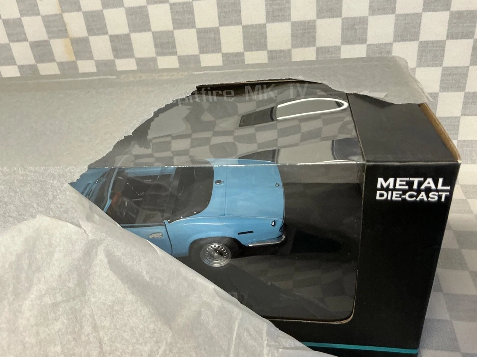 1/18 SUN STAR 1048 TRIUMPH SPITFIRE MK 1V 1970 WEDGWOOD BLUE - Image 2 of 4