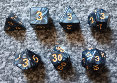 RPG Würfelset - 7-teiliges Dice Set für DND Rollenspiel - Schwarz - Neu