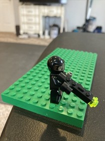 LEGO Space Skull Commander minifigure Space Skulls 10192 sp085sa RARE