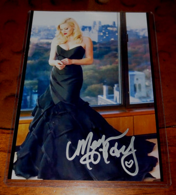 Megan Hilty signed autographed photo Broadway actress Wicked Death Becomes Her