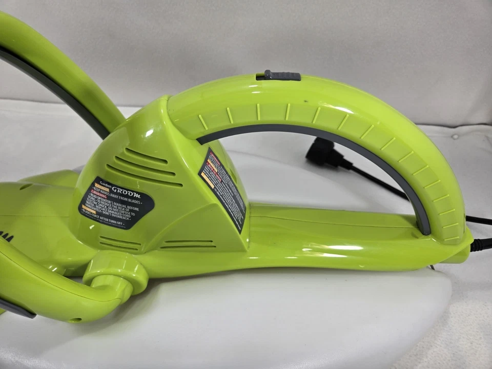 Garden Groom Hedge/Bush Trimmer/Groomer 147-M90 W/ Collection Bin No Bag**Tested - Image 4 of 4