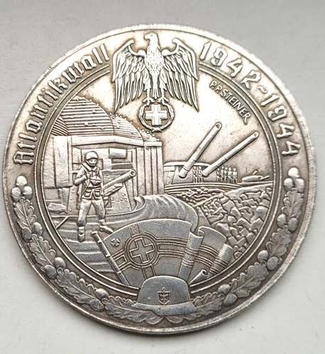 WW2 Atlantic Wall 1942-1944 German Military Table desk medal