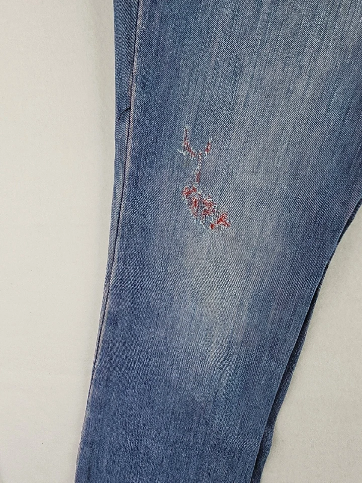 Pantalones de mezclilla BCB azul algodón desgastado para mujer 31 Foto 4 de 4