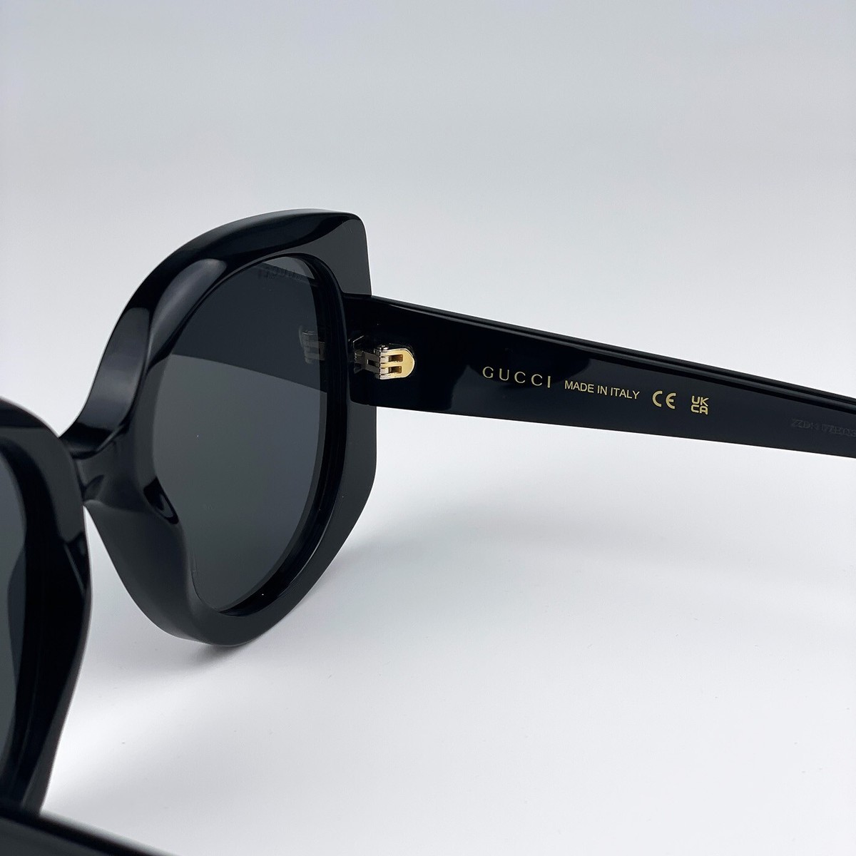 Gucci Women Sunglasses Black Grey Butterfly Oversized  display picture 1