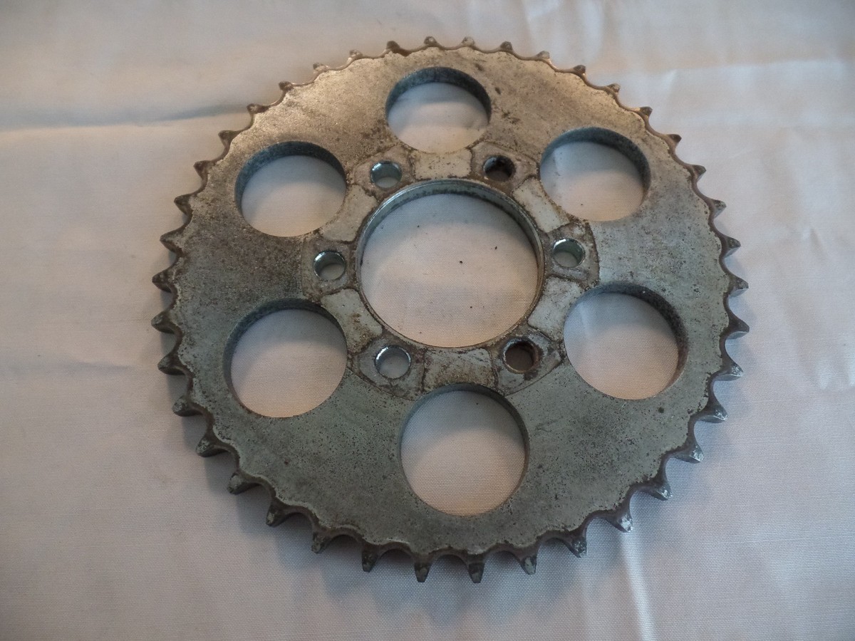 る〜か　ブラウン OEM SUZUKI GT550 GT 550 73-77 OEM REAR WHEEL SPROCKET 40T 64511