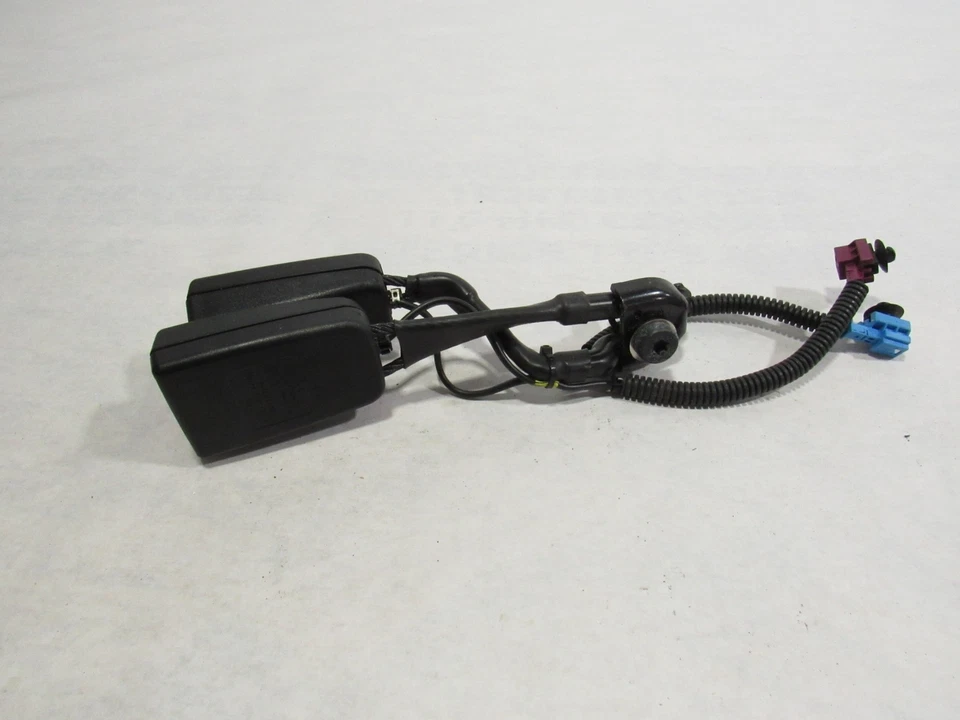 18-20 Mercedes S560 W222 2019 Rear Center Seat Belt Buckle | :A - Изображение 4 из 4